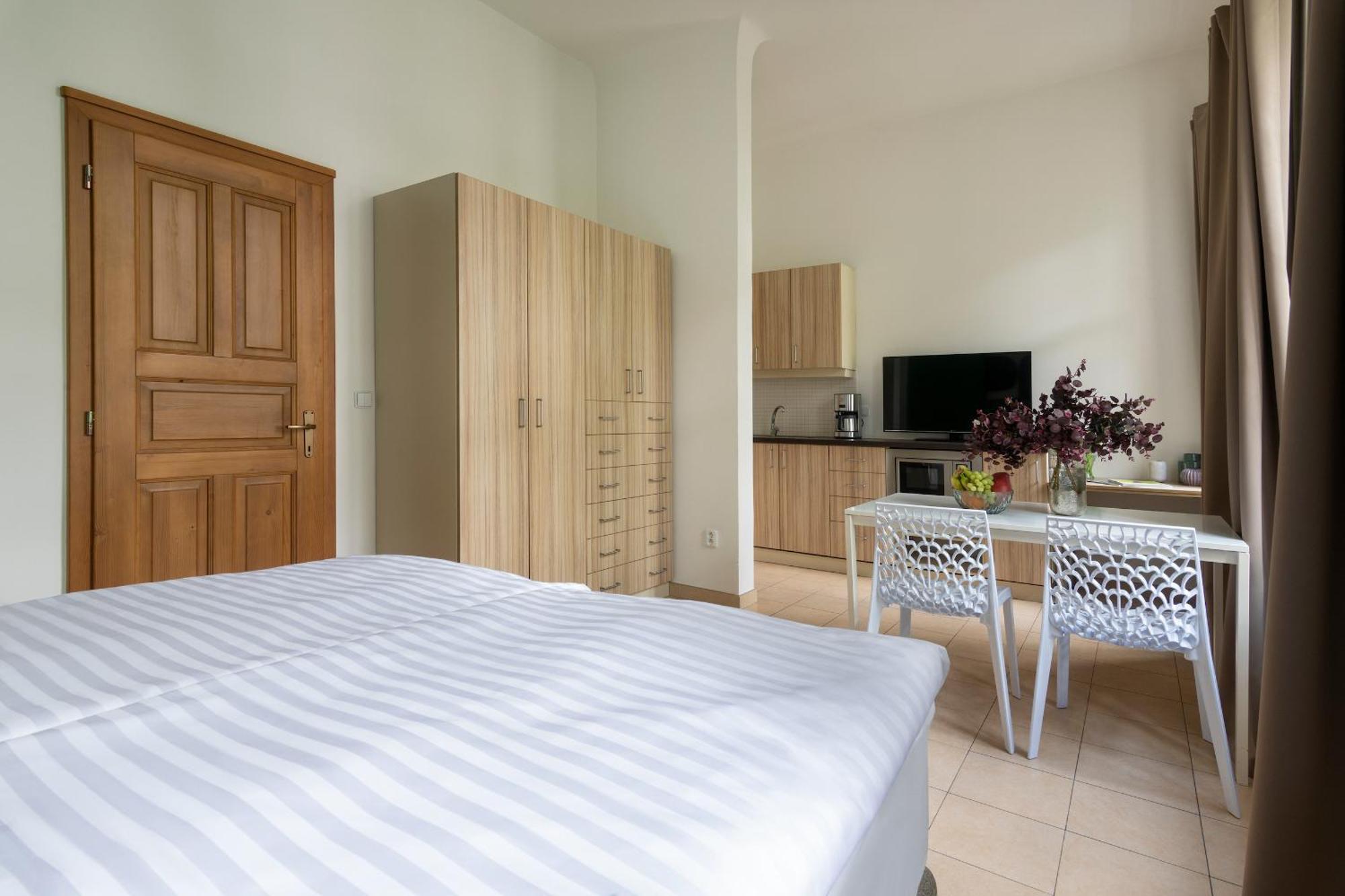Bohemian Dreams And By Dwellfort Apartahotel 4*