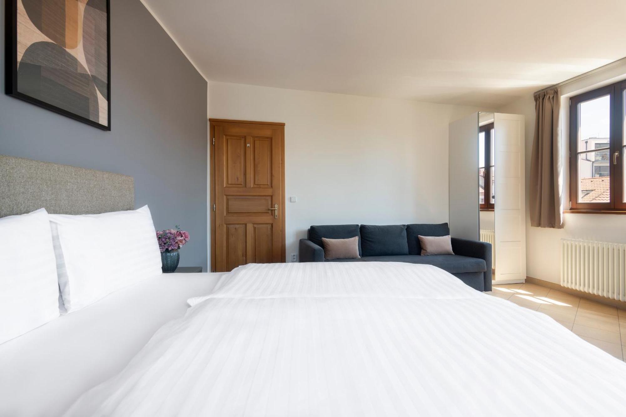 Bohemian Dreams And By Dwellfort Apartahotel Praga