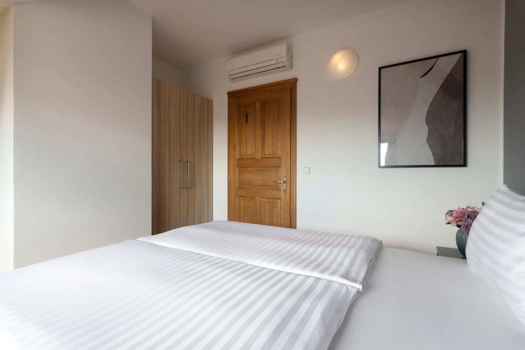 Bohemian Dreams And By Dwellfort Aparthotel Praga